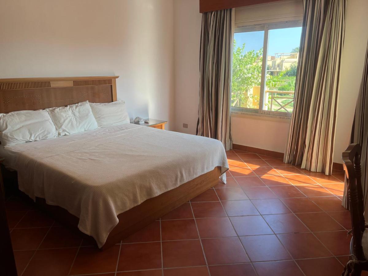 A Sea View Spacious Cheering 5 Bedroom Villa Ain Sokhna "Ain Bay" فيلا كاملة للإيجار قرية العين باي Ain Sukhna Dış mekan fotoğraf