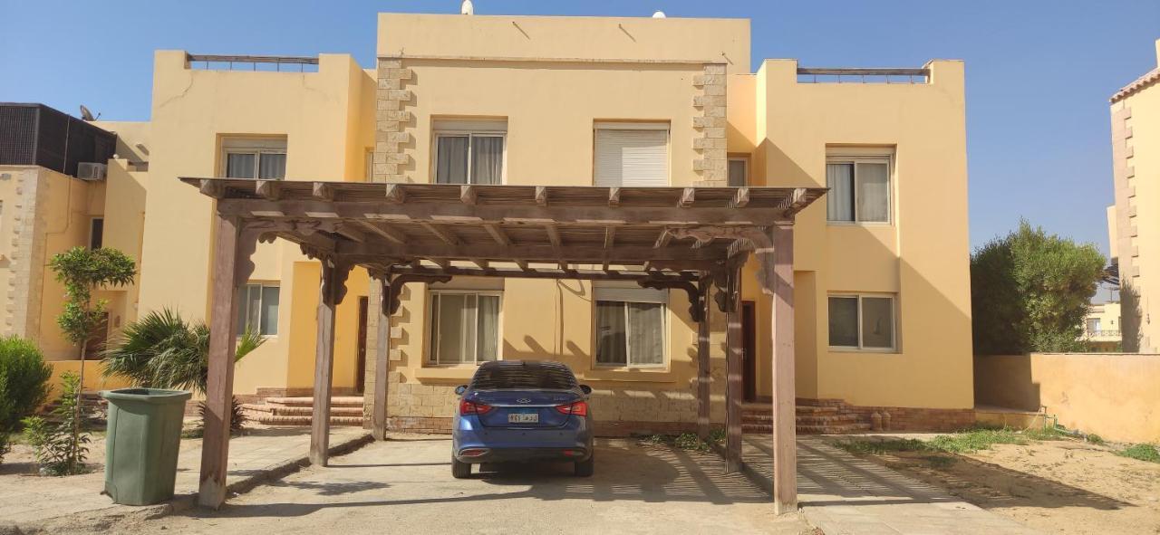 A Sea View Spacious Cheering 5 Bedroom Villa Ain Sokhna "Ain Bay" فيلا كاملة للإيجار قرية العين باي Ain Sukhna Dış mekan fotoğraf