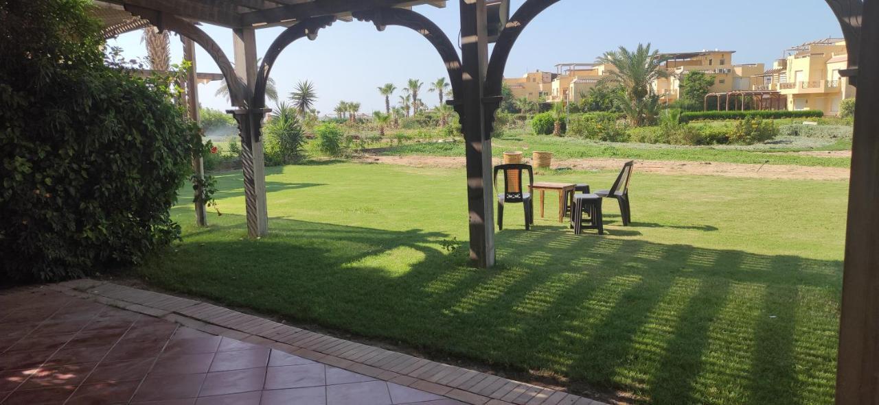 A Sea View Spacious Cheering 5 Bedroom Villa Ain Sokhna "Ain Bay" فيلا كاملة للإيجار قرية العين باي Ain Sukhna Dış mekan fotoğraf
