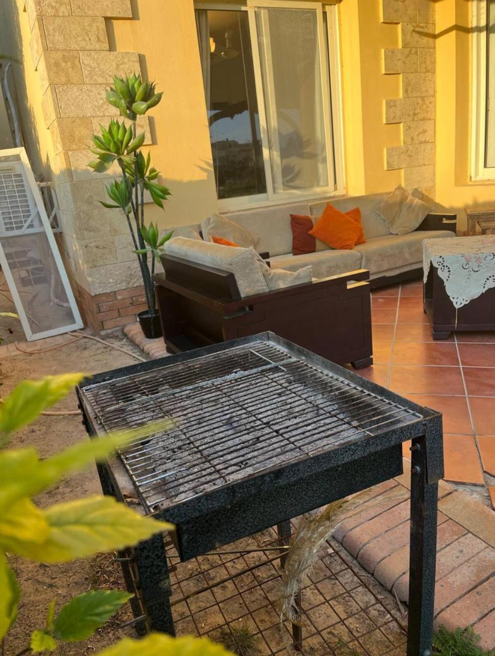 A Sea View Spacious Cheering 5 Bedroom Villa Ain Sokhna "Ain Bay" فيلا كاملة للإيجار قرية العين باي Ain Sukhna Dış mekan fotoğraf