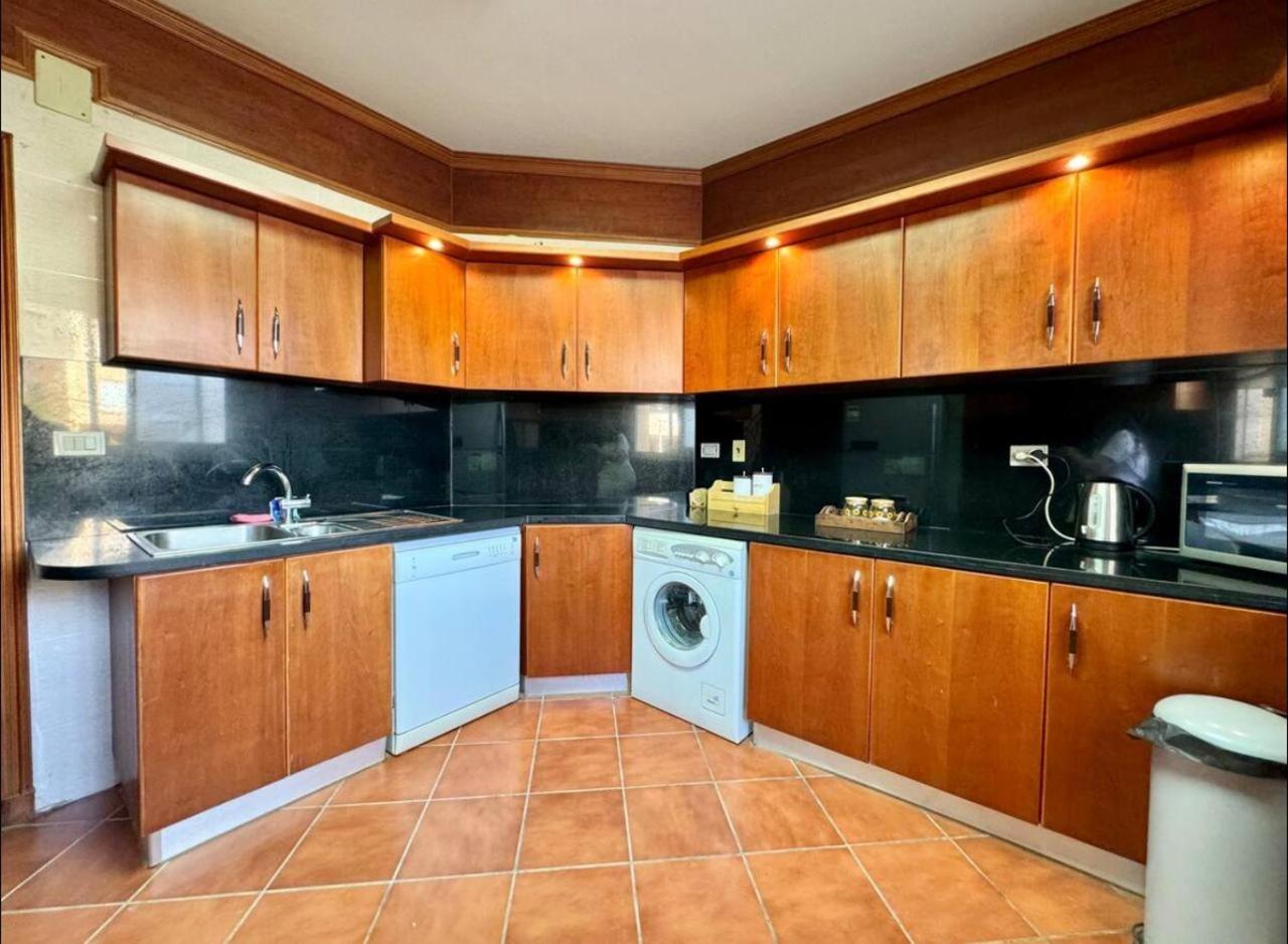 A Sea View Spacious Cheering 5 Bedroom Villa Ain Sokhna "Ain Bay" فيلا كاملة للإيجار قرية العين باي Ain Sukhna Dış mekan fotoğraf