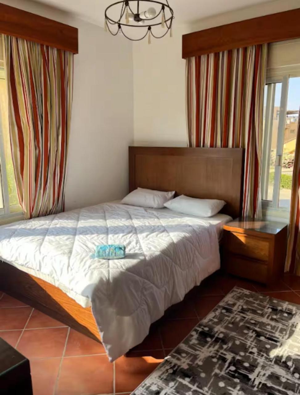 A Sea View Spacious Cheering 5 Bedroom Villa Ain Sokhna "Ain Bay" فيلا كاملة للإيجار قرية العين باي Ain Sukhna Dış mekan fotoğraf